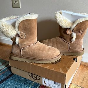 UGG Bailey Button Boots in Chestnut